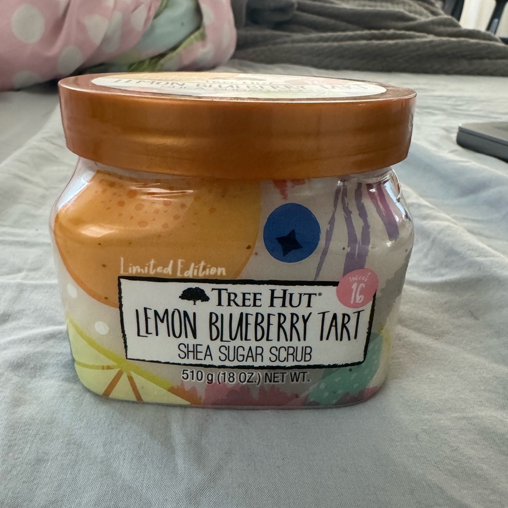 Treehut scrub Lemon Blueberry Tart